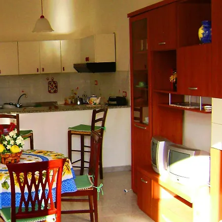 Locazione Turistica Lina Con Vista Mare Сasa de vacaciones Joppolo